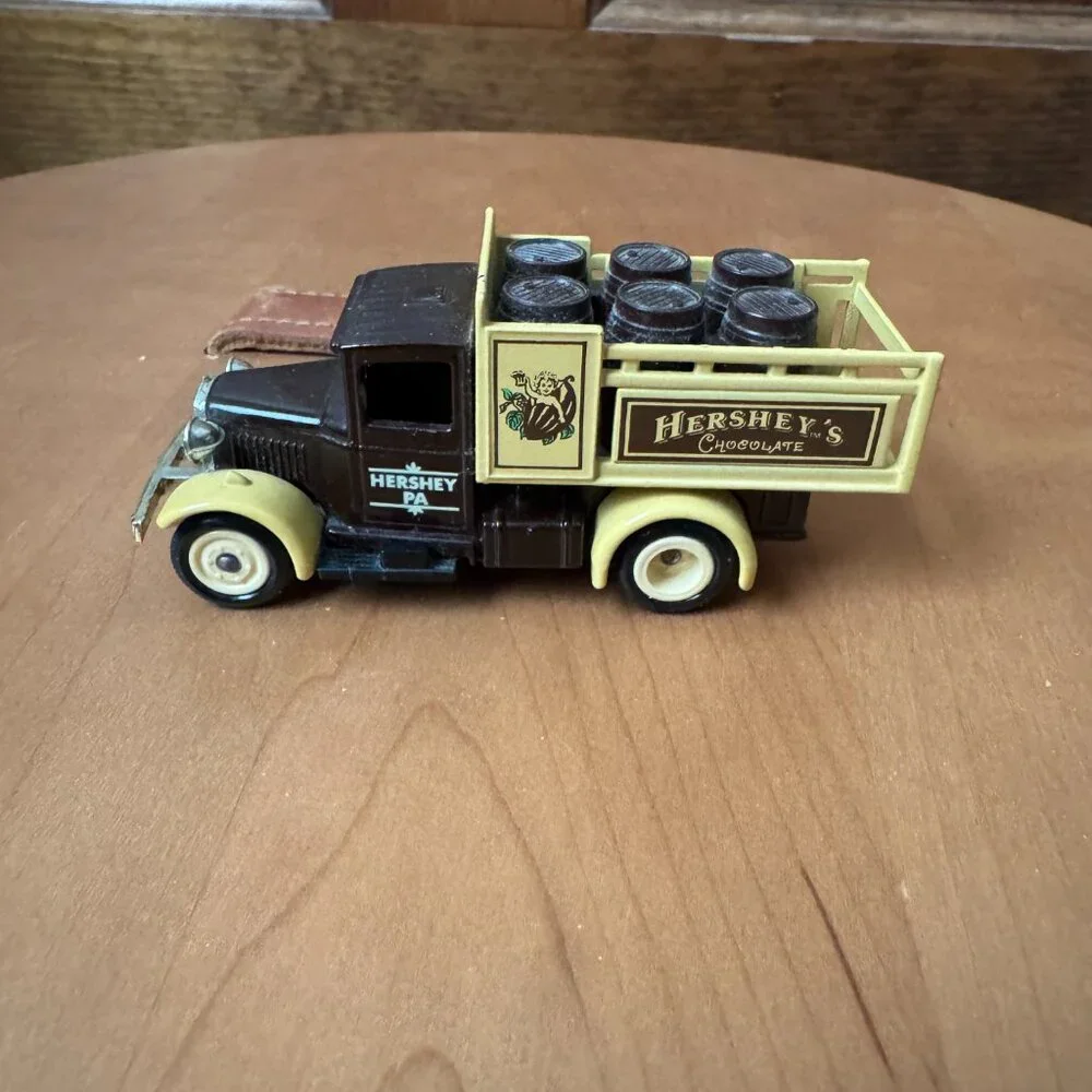 Lledo Days Gone Diecast Vehicles - Hershey's Chocolate Delivery Truck